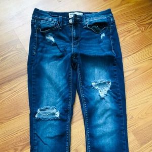 MUDD Distressed jeans size 5 junior